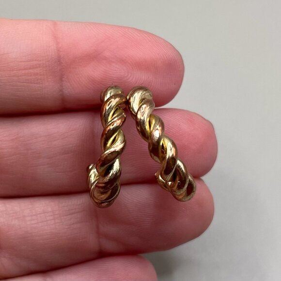Vintage Gold Tone Small Twisted Hoop Dangle Drop Statement Earrings - Picture 1 of 3